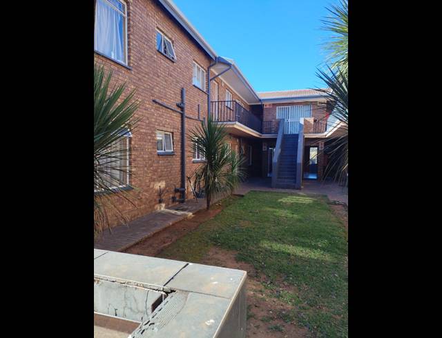 1,120M² APARTMENT BLOCK FOR SALE IN SELECTION PARK